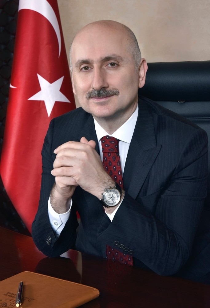 Ulaştırma Ve Altyapı Bakanlığının Projeleri Binin Üzerinde Şantiyede Kesintisiz Sürüyor