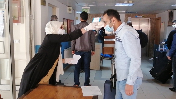 Van’da Karantina Süresi Dolan 248 Kişi Daha Evlerine Uğurlandı