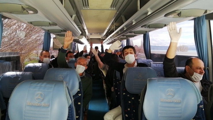 Van’da Karantina Süresi Dolan 248 Kişi Daha Evlerine Uğurlandı