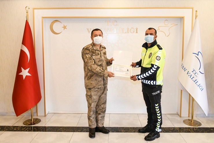 Vali Bilmez Başarılı Trafikçileri Ödüllendirdi