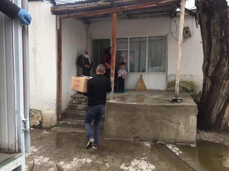 Çaldıran Belediyesinden Bin Aileye Ramazan Yardımı