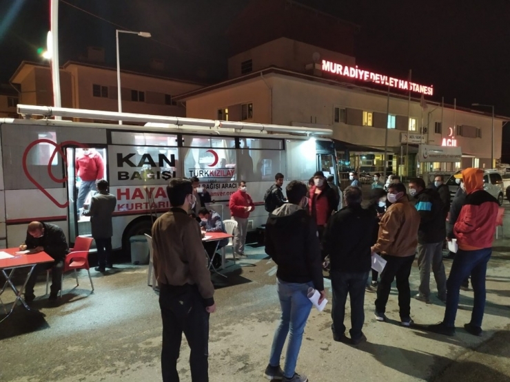 Muradiye’de Kan Bağışı Kampanyasına Yoğun İlgi