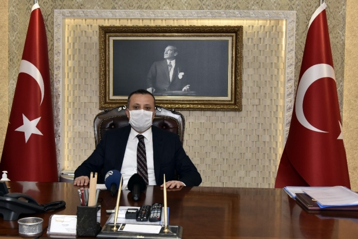 Gümüşhane Valisi Taşbilek’ten Gümüşhaneliler’e "Rehavete Kapılmayın", Gurbettekileri De "Gelmeyin" Çağrısı