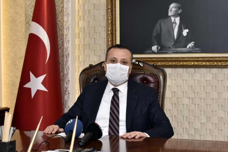 Gümüşhane Valisi Taşbilek’ten Gümüşhaneliler’e "Rehavete Kapılmayın", Gurbettekileri De "Gelmeyin" Çağrısı