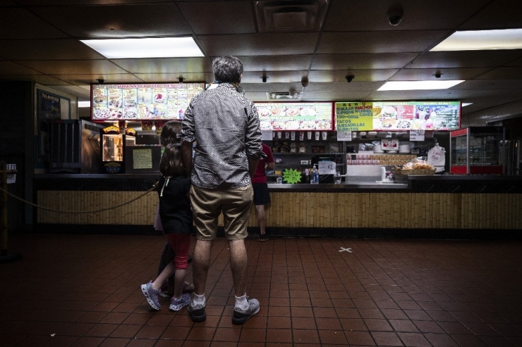 Abd’de Korona Virüs Nedeniyle Ölenlerin Sayısı 77 Bine Yaklaştı