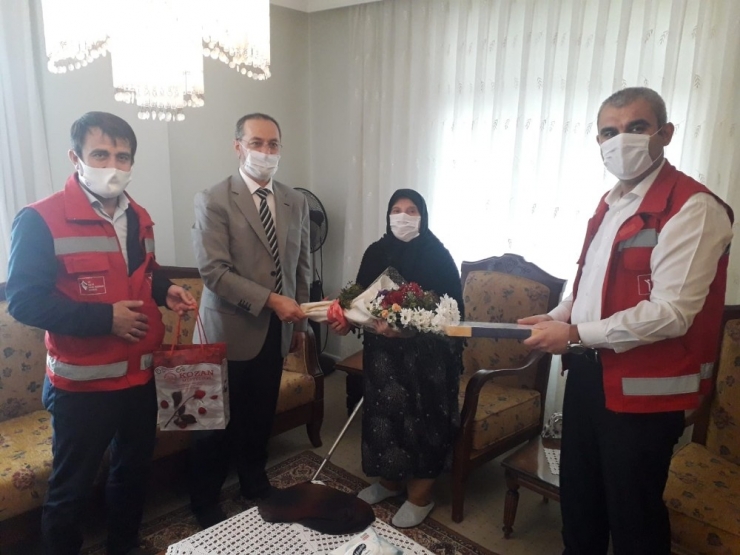 Kozan’da 100 Yaş Üzeri Annelere Ziyaret