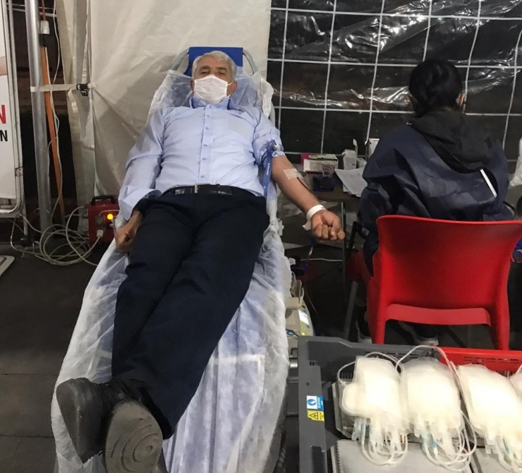 Eğitim Camiası Kan Bağışında Bulundu