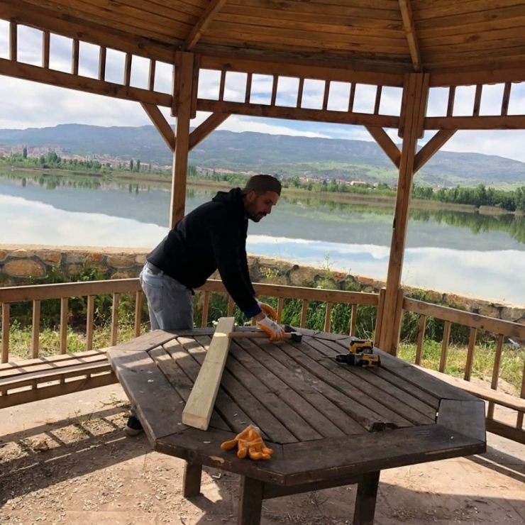 Tabiat Parkında Yenileme Çalışmaları Devam Ediyor