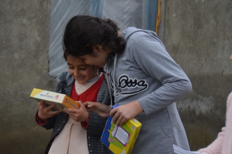 Eleşkirt Emniyetinden Çocukları Sevindiren Ziyaret