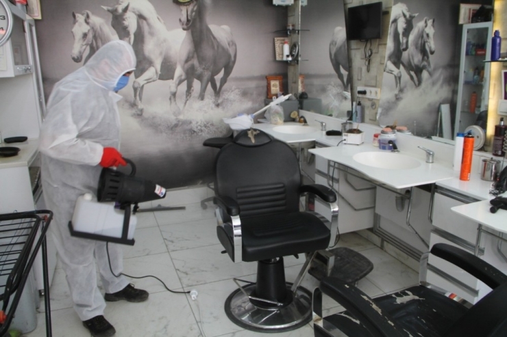 Amasya’da Berber, Kuaför Ve Güzellik Merkezleri Dezenfekte Edildi