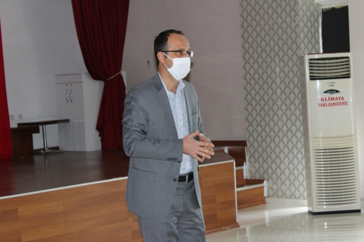 Bayramiç’te Berber Ve Kuaförlerle Toplantı