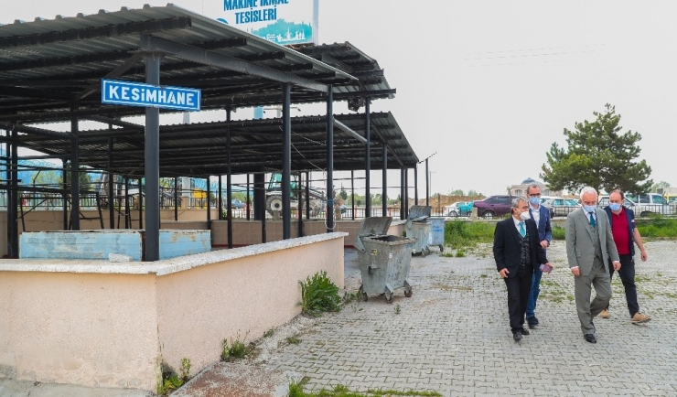 Başkan, Canlı Hayvan Pazarı’nı İnceledi