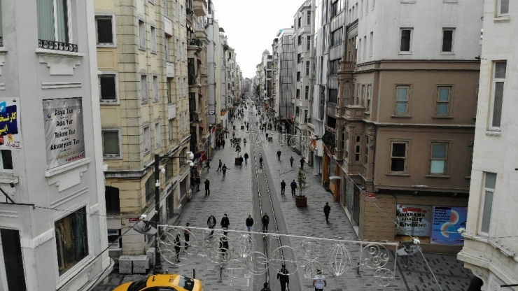 3 Metre Kuralı Sonrası İstiklal Caddesi’ndeki Son Durum Havadan Görüntülendi