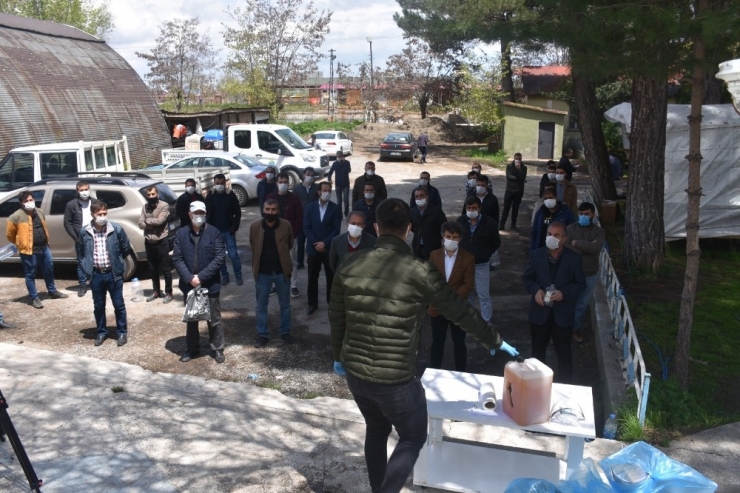 Tatvan Belediyesinden Berberlere “Korona Virüs” Eğitimi