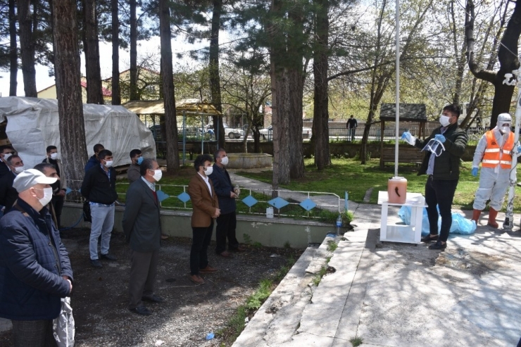 Tatvan Belediyesinden Berberlere “Korona Virüs” Eğitimi