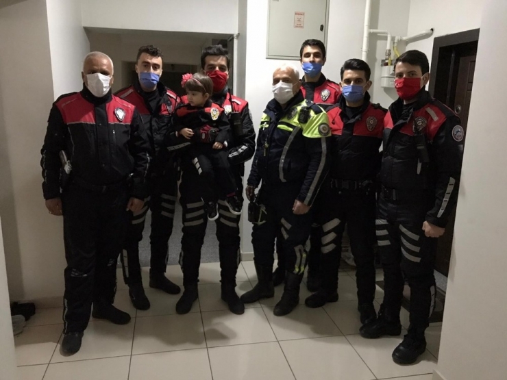 Bolu’da, 2 Yaşındaki Aymira’ya Polis Ekiplerinden Doğum Günü Sürprizi