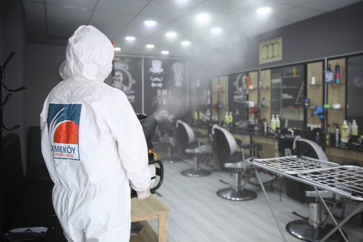 Çekmeköy’de Açılışa Hazırlanan Kuaförler Dezenfekte Edildi