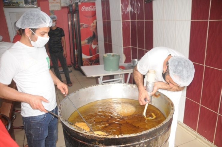 Cizreli Esnaf ‘Biz Bize Yeteriz’ Dedi, Bir Günlük Gelirini Kampanyaya Bağışladı