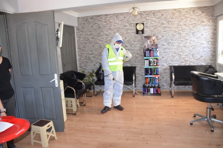 Didim’de Berber Ve Kuaförlere Malzeme Desteği Sağlandı