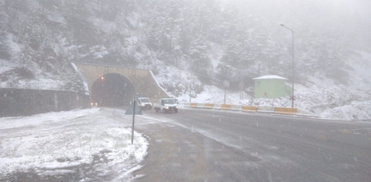 Doğu Karadeniz Bölgesi’nin Yüksek Kesimlerine Mayıs Ayında Kar Yağdı