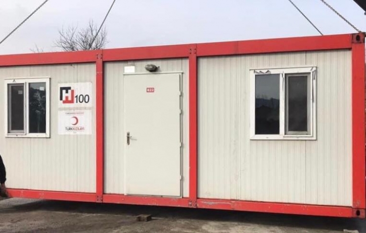 Evi Yanan Aileye Kızılay’dan Konteynır