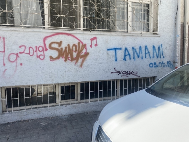 Duvar Yazıları Görüntü Kirliliğine Neden Oluyor