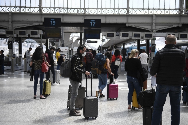 Fransa’da Son 24 Saatte Korona Virüsten 243 Ölüm