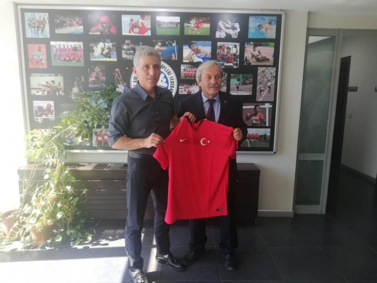 Başkan Şahin’den Tff Başkan Vekilliği Görevine Getirilen Ali Düşmez’e Tebrik