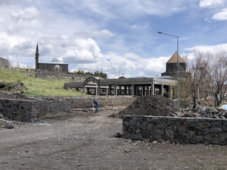 Kars Bedesten Projesi’nde Çalışmalar Başladı