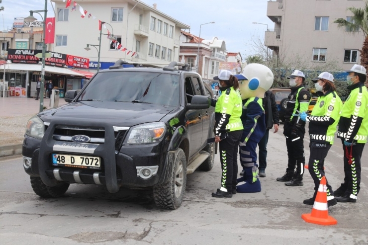 Ayvalık’ta Karayolu Güvenliği Ve Trafik Haftası Coşkusu