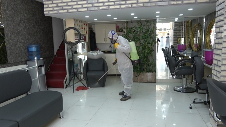 Haftalarca Kapalı Olan Berber Ve Kuaförler Açılmaya Hazırlanıyor