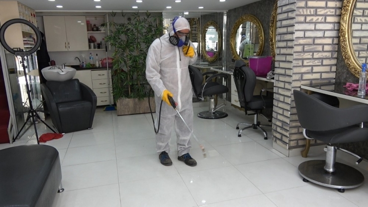 Haftalarca Kapalı Olan Berber Ve Kuaförler Açılmaya Hazırlanıyor