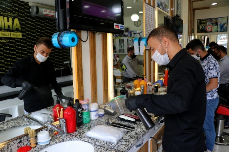 Adana’da Berber Ve Güzellik Salonlarında Açılış Hazırlığı