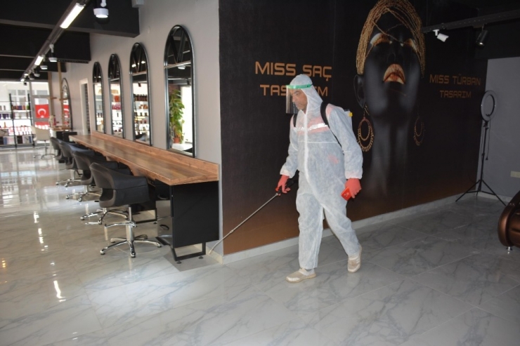 Sorgun Belediyesi Berber Ve Kuaförleri Dezenfekte Etti