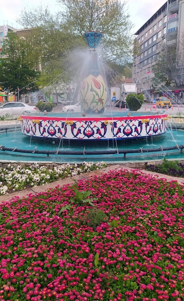 Çinili-çiçekli Vazo