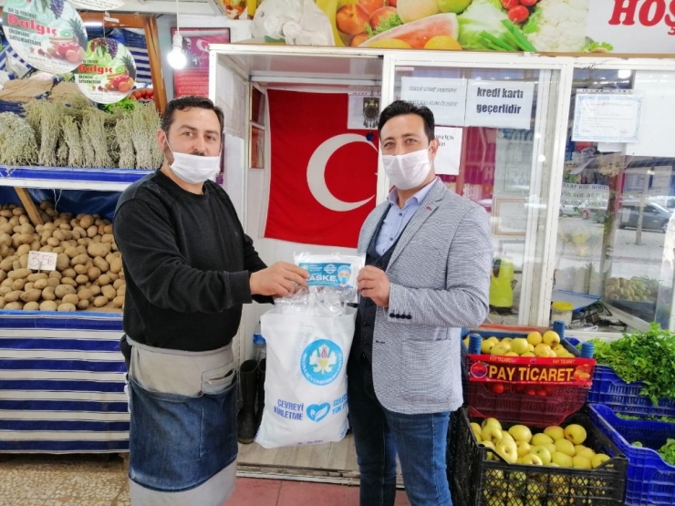 Büyükşehirden Ahmetlili Vatandaşlara Ücretsiz Maske