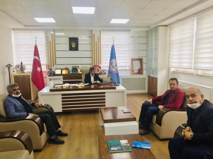 Müdür Tatlı, Ortaöğretim Müdürleri İle Telekonferans Toplantısı Yaptı