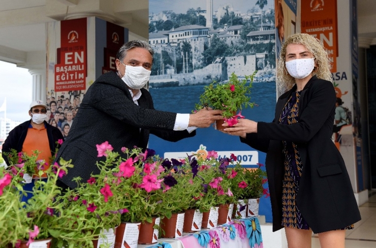 Başkan Uysal, Anneler Günü’nü Kutladı
