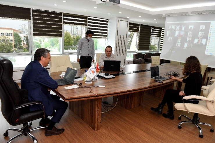 Başkan Uysal, Gençlerle Görüştü