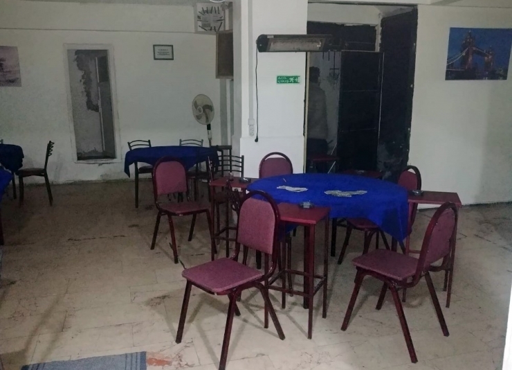 Bursa’da Kumar Oynatılan Kıraathaneye Zabıtadan Baskın