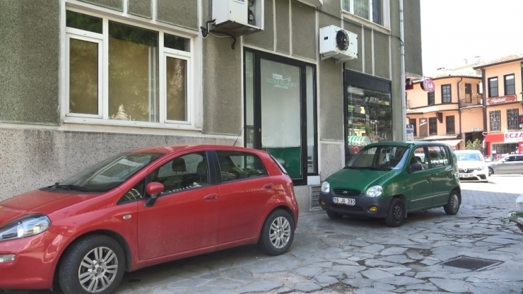 5 Katlı Apartmanın Altındaki Yatır Görenleri Şaşkına Çeviriyor