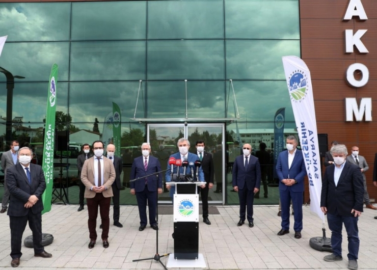 Sakarya Büyükşehir Belediyesi Şehirdeki Her Haneye Maske Ulaştırmak İçin Proje Başlattı