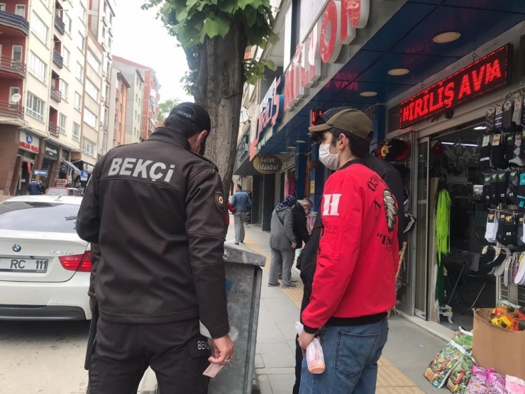 Sokağa Çıkan 20 Yaş Altı Gençlere Para Cezası