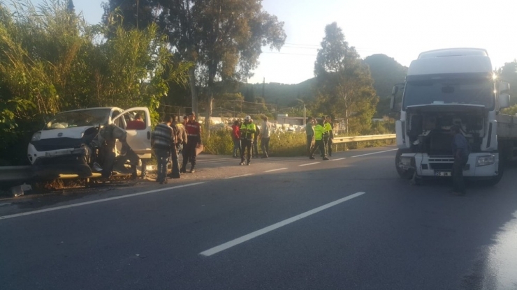 Söke’de Trafik Kazası: 3 Yaralı