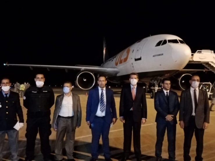 Tıbbi Yardım Malzemelerini Taşıyan Uçak Tunus’a İndi