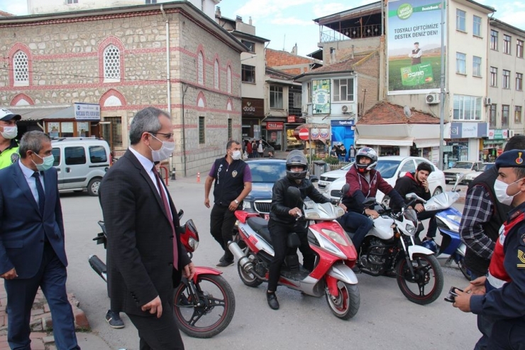 Tosya’da Motosiklet Sürücülerine 36 Bin 861 Tl Ceza Kesildi