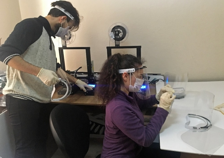 Üniversitelerden Sağlık Çalışanlarına Destek