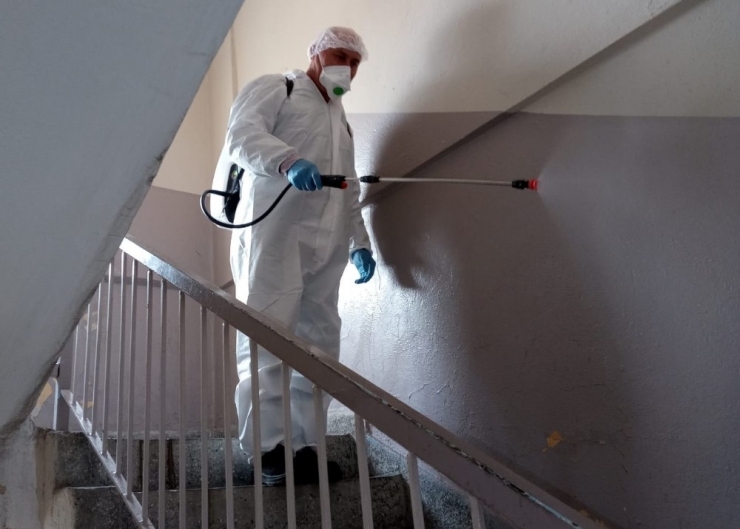 Turgutlu’da Karantinadaki Binalar Dezenfekte Ediliyor