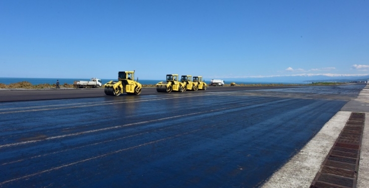 Trabzon Havalimanı’nda Pist Yenileme Çalışmaları Devam Ediyor