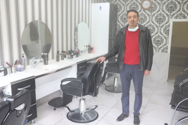 Yozgat’ta Kuaför Ve Berberler Dezenfekte Edildi